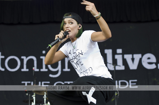 Jenna McDougall of Tonight Alive