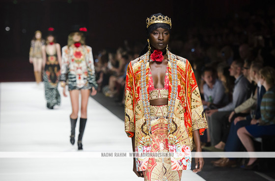 Camilla, Runway 3